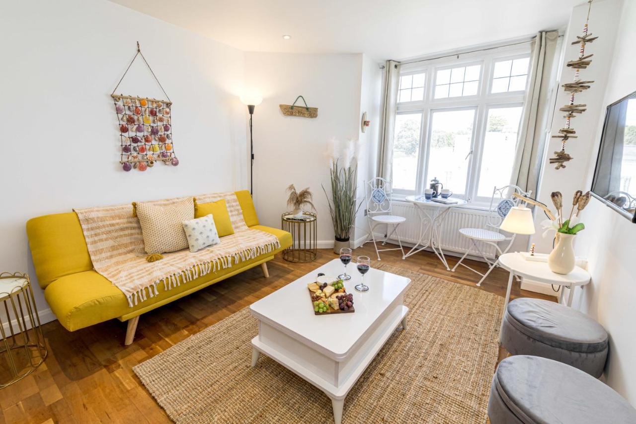Ocean Breeze - 1 Minute From The Beach - 10 Minute From Bic - Fast Wi-Fi - Smart Tv ボーンマス エクステリア 写真